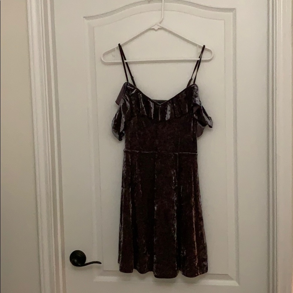Velvet Off-the-shoulder dress